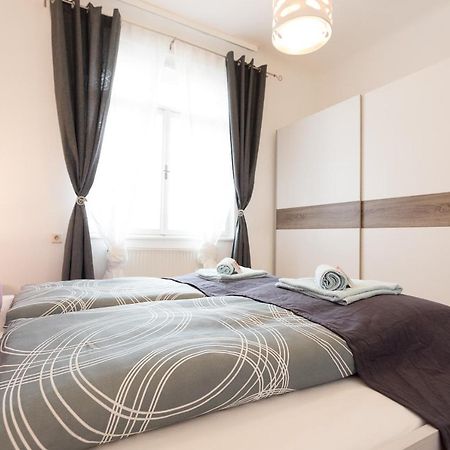 Апартаменты French Balcony - 45M² - Szeneviertel Вена Экстерьер фото