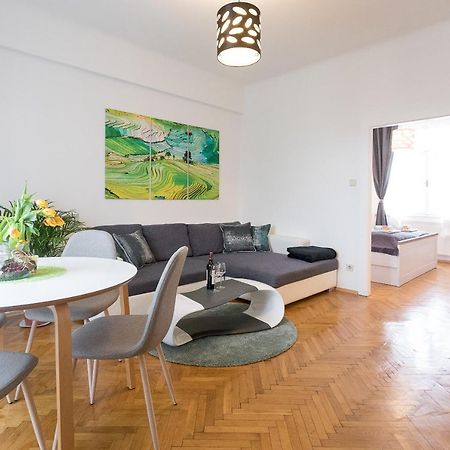 Апартаменты French Balcony - 45M² - Szeneviertel Вена Экстерьер фото