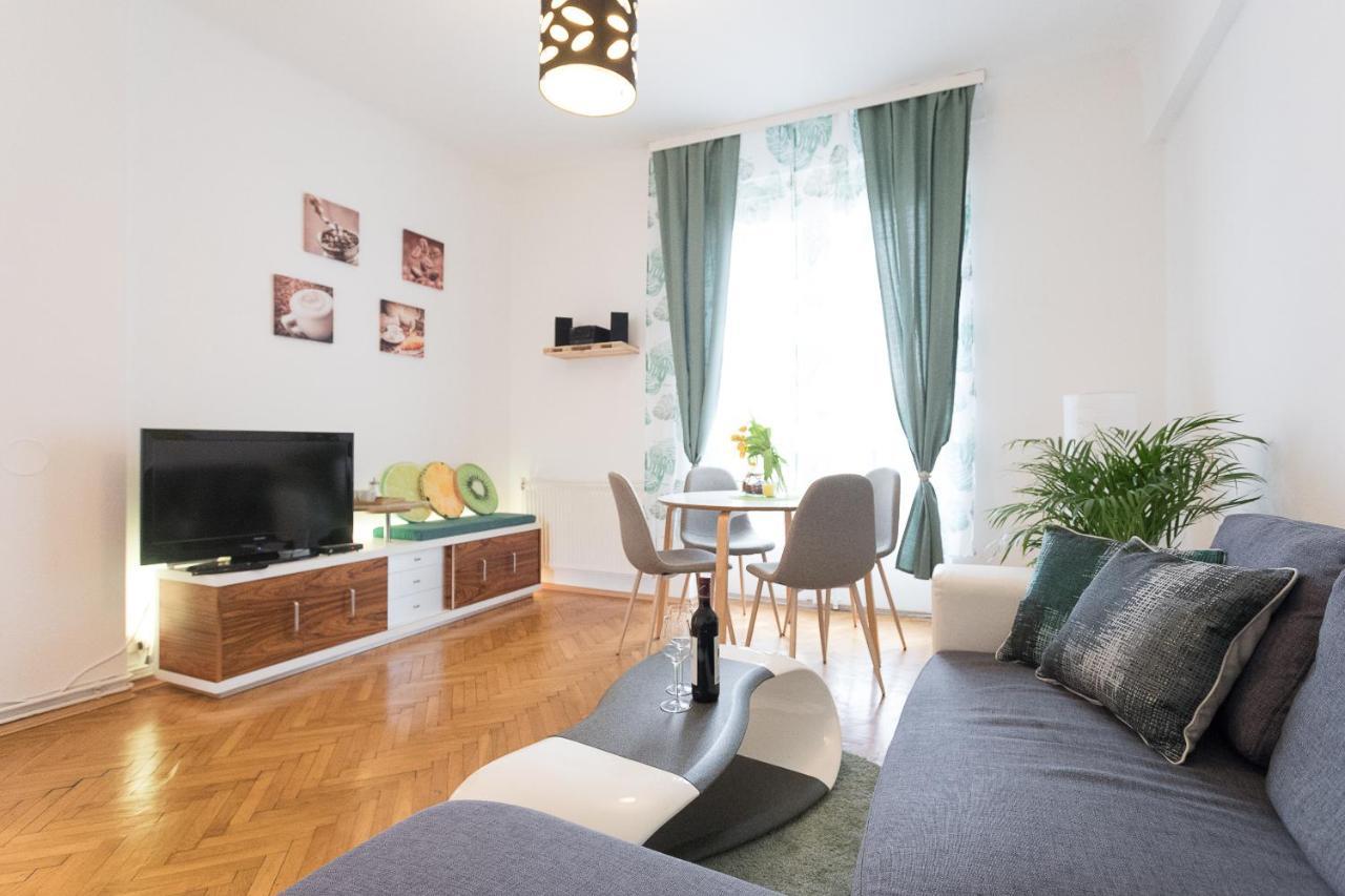 Апартаменты French Balcony - 45M² - Szeneviertel Вена Экстерьер фото