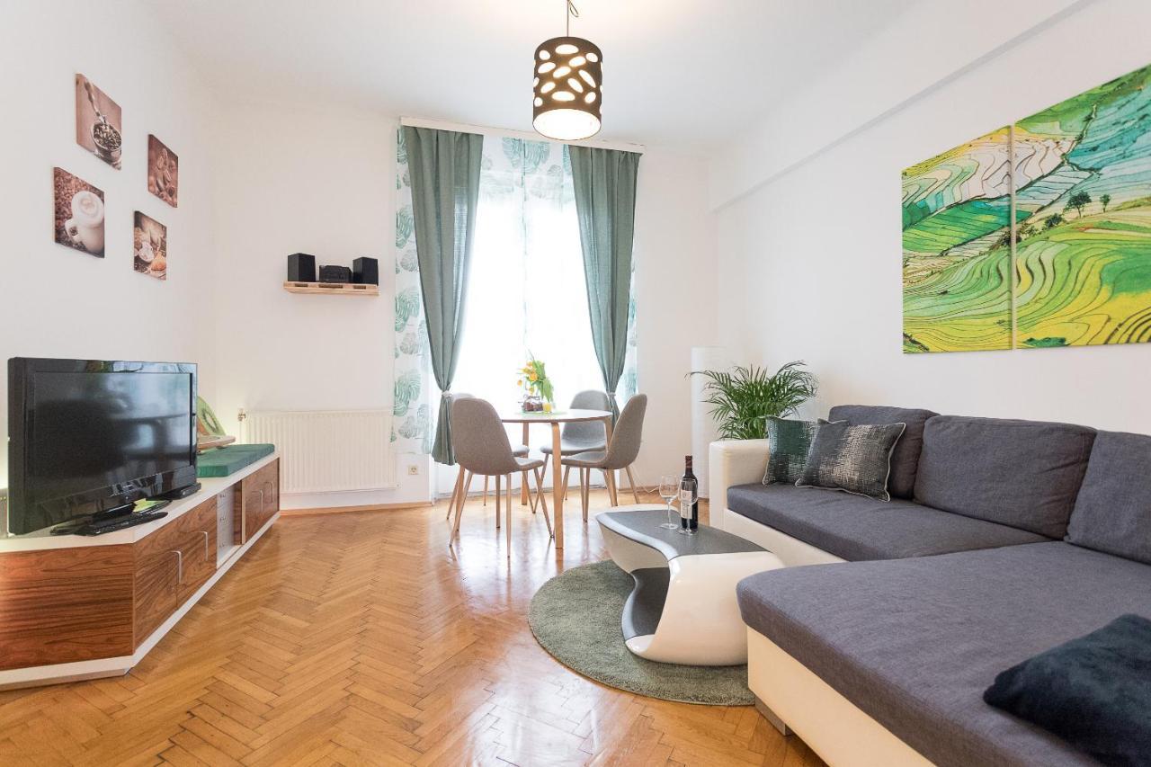 Апартаменты French Balcony - 45M² - Szeneviertel Вена Экстерьер фото